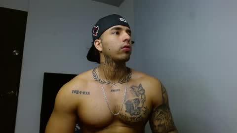 Snapshot of darius_phoenix chatting on 12.19.25 Darius Phoenix online show from 12.19.25