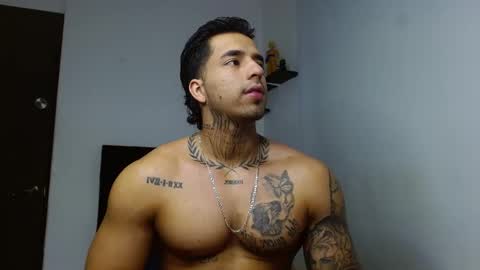 Snapshot of darius_phoenix chatting on 12.20.25 Darius Phoenix online show from 12.20.25