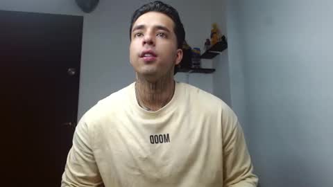 Snapshot of darius_phoenix chatting on 01.11.26 Darius Phoenix online show from 01.11.26