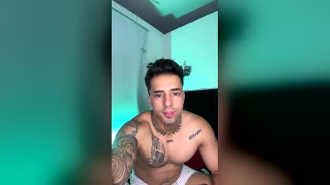 Snapshot of darius_phoenix chatting on 03.23.26 Darius Phoenix online show from 03.23.26