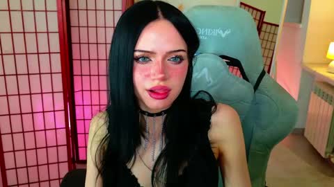 Snapshot of dark_diva chatting on 04.24.26 Diva online show from 04.24.26