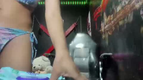 Snapshot of dark_doll5 chatting on 09.25.25 dark_doll5 online show from 09.25.25