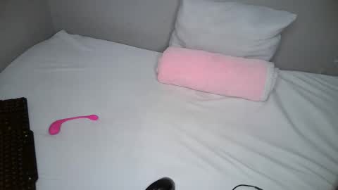 Snapshot of dark_lovly chatting on 10.28.25 dark_lovly online show from 10.28.25