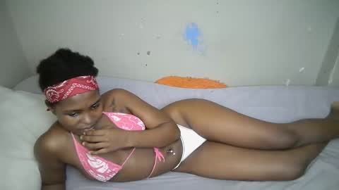 Snapshot of dark_lovly chatting on 12.17.25 dark_lovly online show from 12.17.25