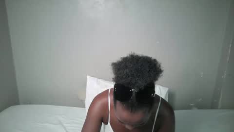 Snapshot of dark_lovly chatting on 02.21.26 dark_lovly online show from 02.21.26