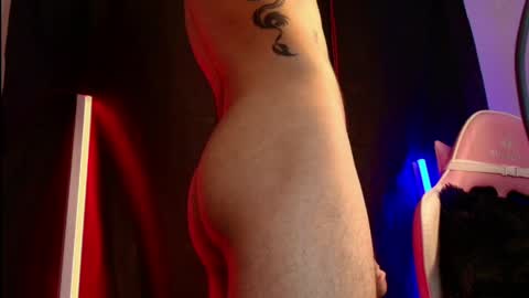 Snapshot of dark_rosse1 chatting on 04.18.26 rosse online show from 04.18.26