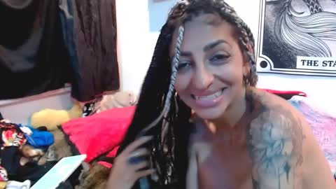 Snapshot of dark_temptation77 chatting on 10.01.25 dark_temptation77 online show from 10.01.25