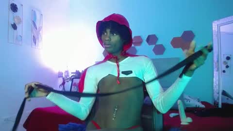 Snapshot of darkcandyboy chatting on 10.07.25 darkcandyboy online show from 10.07.25