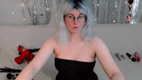 Kelly online show from 09.12.25