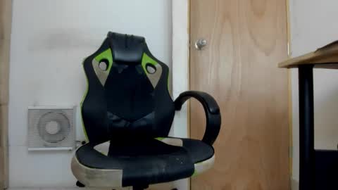 Snapshot of darkknightx01 chatting on 02.06.26 darkknightx01 online show from 02.06.26