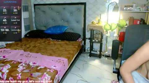 Snapshot of darklurex_jasmine chatting on 05.21.26 mistress jasmine online show from 05.21.26