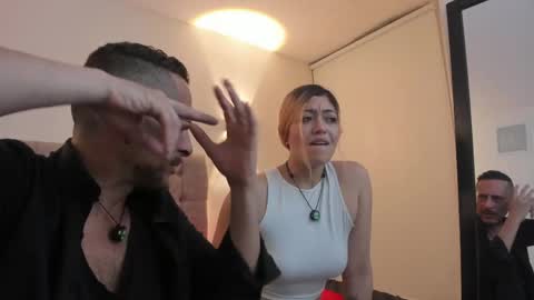 Snapshot of darkromancexx chatting on 05.26.26 Jhon y Lucy online show from 05.26.26