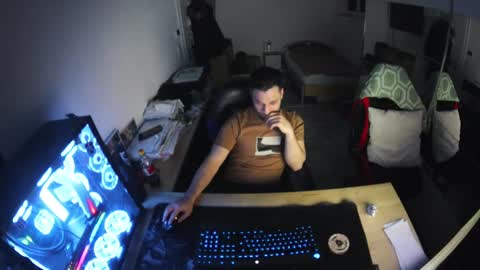 darkschneider_ online show from 02.17.25