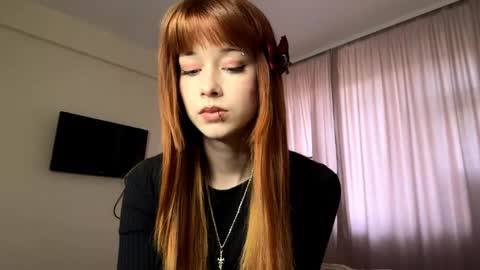 Snapshot of darleencouty chatting on 04.30.26 Lina online show from 04.30.26