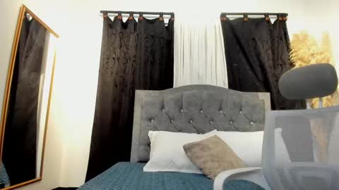 Snapshot of darsha_hara chatting on 02.27.25 Darsha online show from 02.27.25