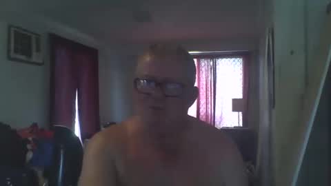 Snapshot of darwincock chatting on 12.15.24 darwincock online show from 12.15.24