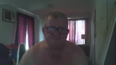 Snapshot of darwincock chatting on 12.17.24 darwincock online show from 12.17.24