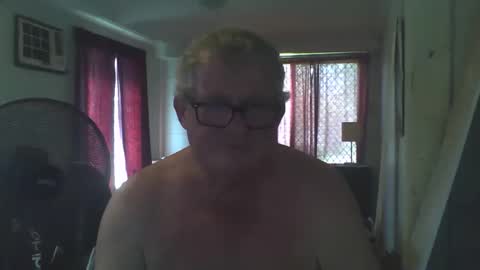 Snapshot of darwincock chatting on 02.20.25 darwincock online show from 02.20.25