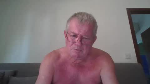 Snapshot of darwincock chatting on 04.12.26 darwincock online show from 04.12.26