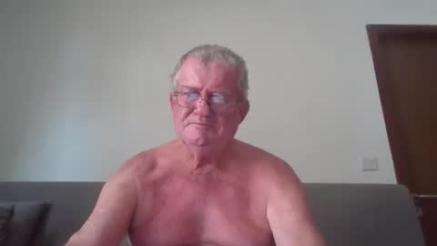 Snapshot of darwincock chatting on 04.14.26 darwincock online show from 04.14.26