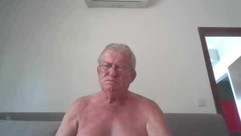 Snapshot of darwincock chatting on 04.18.26 darwincock online show from 04.18.26