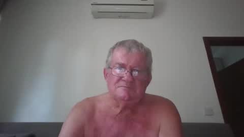 Snapshot of darwincock chatting on 04.22.26 darwincock online show from 04.22.26