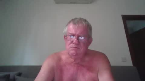 Snapshot of darwincock chatting on 04.23.26 darwincock online show from 04.23.26