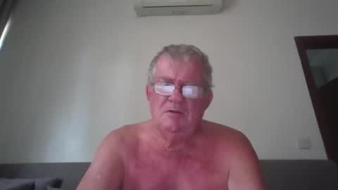 Snapshot of darwincock chatting on 04.24.26 darwincock online show from 04.24.26