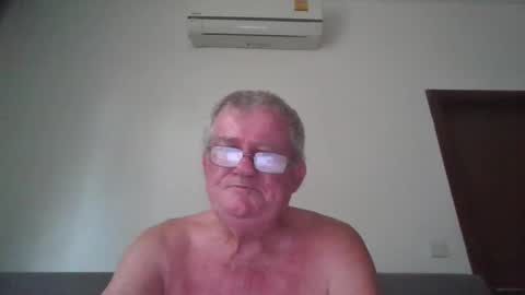 Snapshot of darwincock chatting on 04.25.26 darwincock online show from 04.25.26