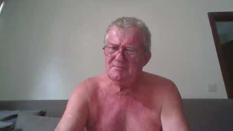 Snapshot of darwincock chatting on 04.28.26 darwincock online show from 04.28.26