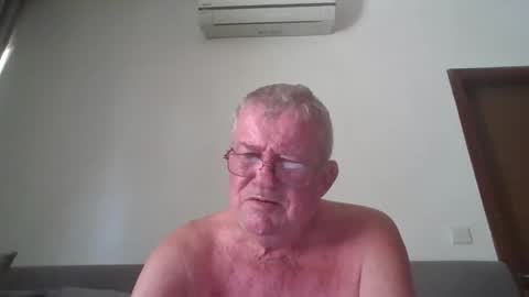 Snapshot of darwincock chatting on 05.15.26 darwincock online show from 05.15.26