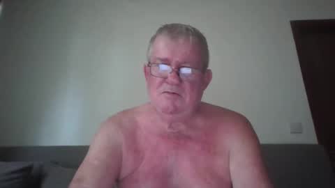 Snapshot of darwincock chatting on 05.18.26 darwincock online show from 05.18.26