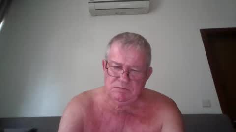 Snapshot of darwincock chatting on 05.27.26 darwincock online show from 05.27.26