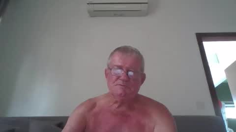 Snapshot of darwincock chatting on 05.30.26 darwincock online show from 05.30.26