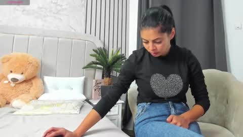 Snapshot of daryareed chatting on 11.18.25 Darya online show from 11.18.25