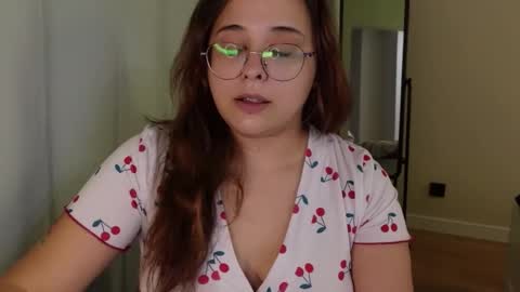 Snapshot of dashaprivet chatting on 11.25.25 dashaprivet online show from 11.25.25