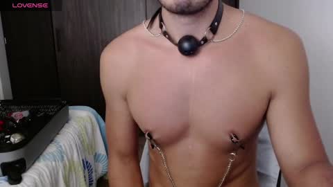 Snapshot of dave02_ chatting on 01.06.25 David online show from 01.06.25