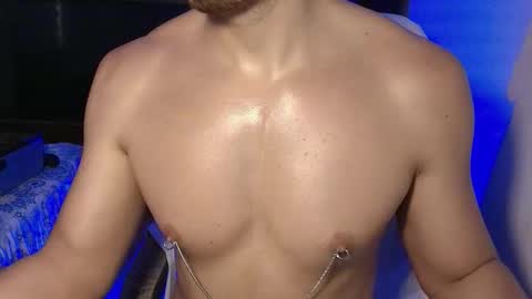 Snapshot of dave02_ chatting on 10.20.25 David online show from 10.20.25