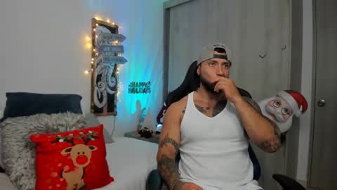 Snapshot of dave_max93 chatting on 12.16.24 DAVE MAX online show from 12.16.24