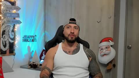 Snapshot of dave_max93 chatting on 12.17.24 DAVE MAX online show from 12.17.24