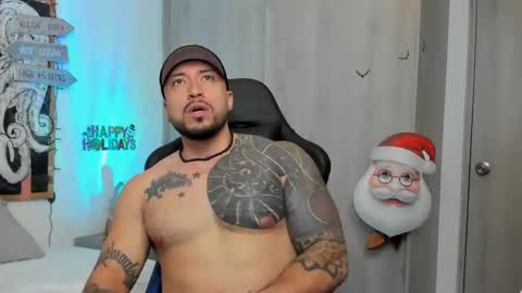 Snapshot of dave_max93 chatting on 12.21.24 DAVE MAX online show from 12.21.24