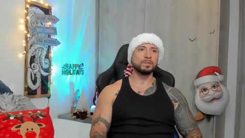 Snapshot of dave_max93 chatting on 12.23.24 DAVE MAX online show from 12.23.24