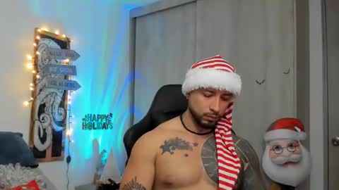 Snapshot of dave_max93 chatting on 12.24.24 DAVE MAX online show from 12.24.24