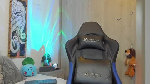 Snapshot of dave_max93 chatting on 01.14.25 DAVE MAX online show from 01.14.25