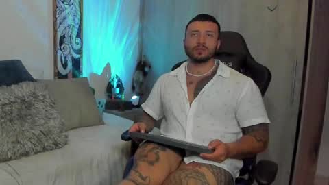 Snapshot of dave_max93 chatting on 02.24.25 DAVE MAX online show from 02.24.25