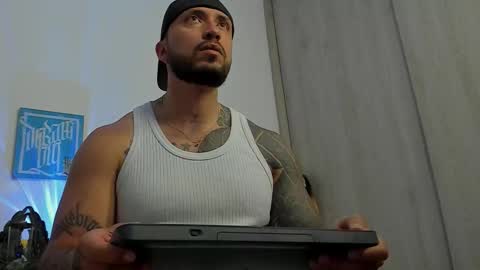 Snapshot of dave_max93 chatting on 10.05.25 DAVE MAX online show from 10.05.25