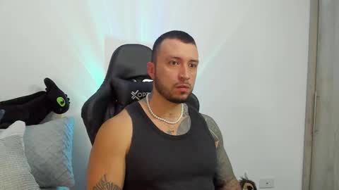 Snapshot of dave_max93 chatting on 10.24.25 DAVE MAX online show from 10.24.25