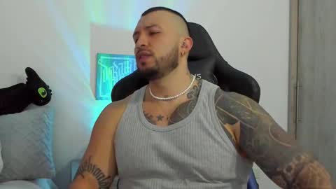 Snapshot of dave_max93 chatting on 10.28.25 DAVE MAX online show from 10.28.25