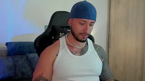 Snapshot of dave_max93 chatting on 11.04.25 DAVE MAX online show from 11.04.25