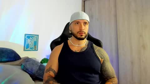 Snapshot of dave_max93 chatting on 11.11.25 DAVE MAX online show from 11.11.25